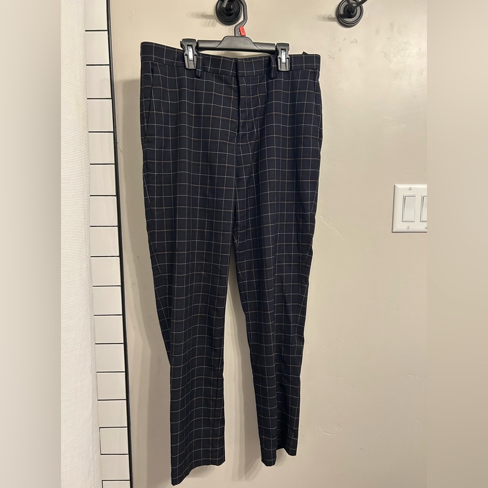Men’s H&M plaid dress pants; dark navy with pinstripe plaid; slim fit
